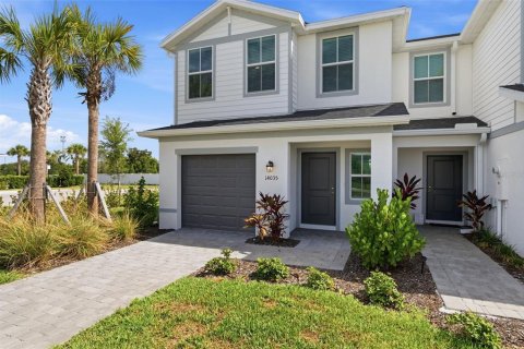 Townhouse in Bradenton, Florida 3 bedrooms, 131.36 sq.m. № 2258213 - photo 2