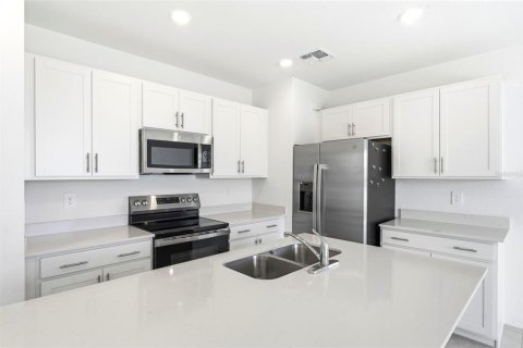 Townhouse in Bradenton, Florida 3 bedrooms, 131.36 sq.m. № 2258213 - photo 17