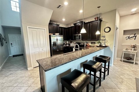 Touwnhouse à louer à Wesley Chapel, Floride: 4 chambres, 209.12 m2 № 2405775 - photo 2
