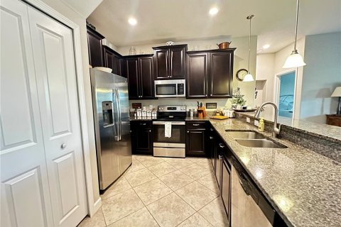Touwnhouse à louer à Wesley Chapel, Floride: 4 chambres, 209.12 m2 № 2405775 - photo 3