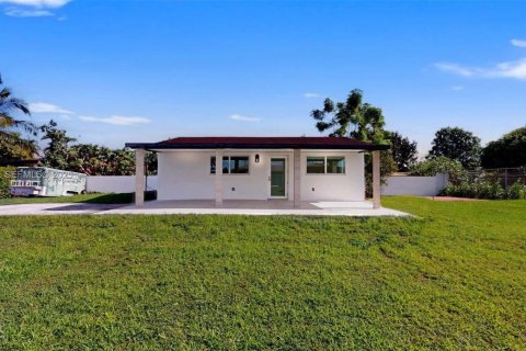 Casa en alquiler en Miami, Florida, 4 dormitorios, 319.86 m2 № 1992982 - foto 25