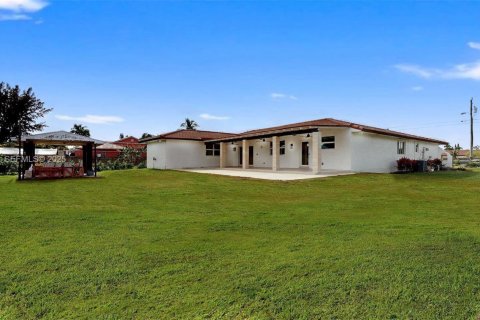 Casa en alquiler en Miami, Florida, 4 dormitorios, 319.86 m2 № 1992982 - foto 29