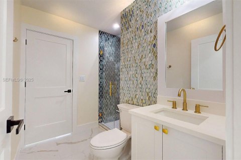 Casa en alquiler en Miami, Florida, 4 dormitorios, 319.86 m2 № 1992982 - foto 21