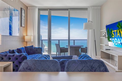 Hotel in Hollywood, Florida 2 bedrooms, 104.61 sq.m. № 1709138 - photo 11