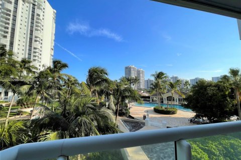 Copropriété à louer à Aventura, Floride: 2 chambres, 157.56 m2 № 1976925 - photo 14