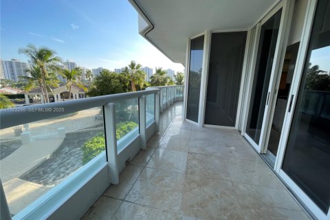 Copropriété à louer à Aventura, Floride: 2 chambres, 157.56 m2 № 1976925 - photo 15