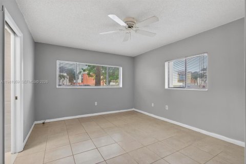 Купить кондоминиум в Майами, Флорида 3 спальни, 96.62м2, № 2048065 - фото 19