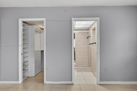 Купить кондоминиум в Майами, Флорида 3 спальни, 96.62м2, № 2048065 - фото 21