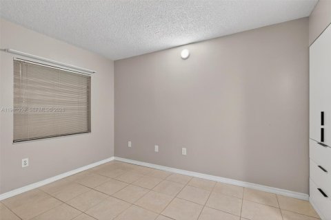 Купить кондоминиум в Майами, Флорида 3 спальни, 96.62м2, № 2048065 - фото 12