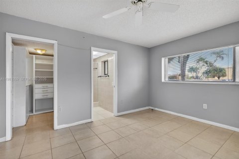 Купить кондоминиум в Майами, Флорида 3 спальни, 96.62м2, № 2048065 - фото 20