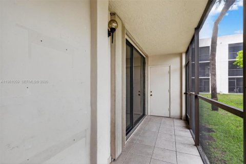 Купить кондоминиум в Майами, Флорида 3 спальни, 96.62м2, № 2048065 - фото 25