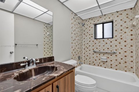 Купить кондоминиум в Майами, Флорида 3 спальни, 96.62м2, № 2048065 - фото 18