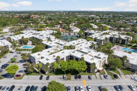 Кондоминиум с 3 спальнями в Майами, Флорида № 2048065