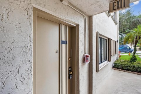 Купить кондоминиум в Майами, Флорида 3 спальни, 96.62м2, № 2048065 - фото 3