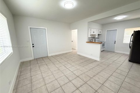 Villa ou maison à louer à Hollywood, Floride: 1 chambre № 1954017 - photo 4