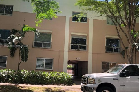 Condominio en Coral Gables, Florida, 2 dormitorios № 1971662