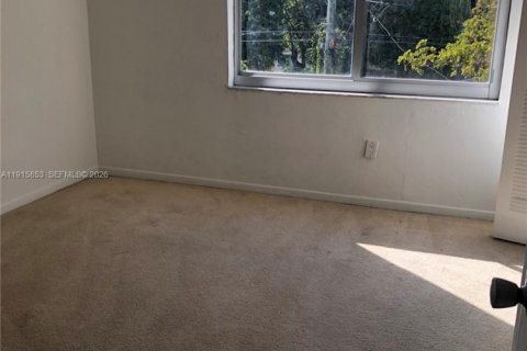 Copropriété à louer à Coral Gables, Floride: 2 chambres, 89.93 m2 № 1971662 - photo 5