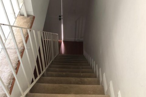 Copropriété à louer à Coral Gables, Floride: 2 chambres, 89.93 m2 № 1971662 - photo 6