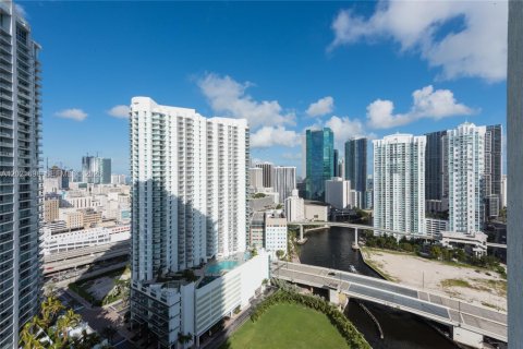 Condo in Miami, Florida, 2 bedrooms № 2145729 - photo 16