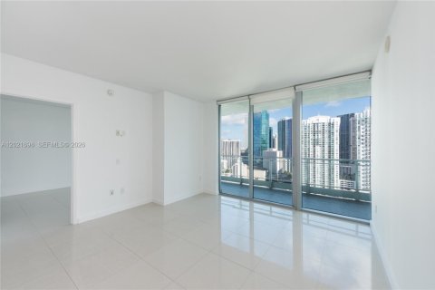 Condo in Miami, Florida, 2 bedrooms № 2145729 - photo 3