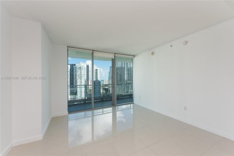 Condo in Miami, Florida, 2 bedrooms № 2145729 - photo 5