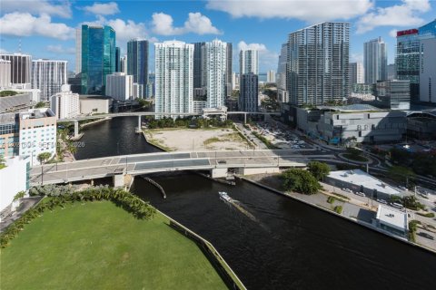 Condo in Miami, Florida, 2 bedrooms № 2145729 - photo 22
