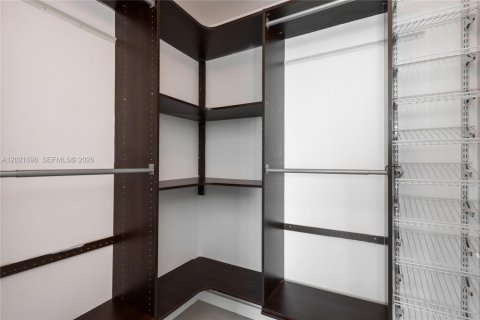 Condo in Miami, Florida, 2 bedrooms № 2145729 - photo 14