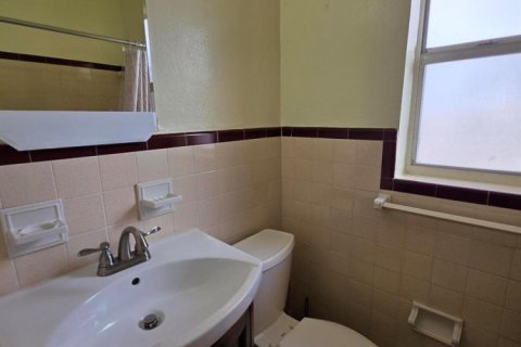 Immobilier commercial à louer à Deerfield Beach, Floride: 1 chambre, 51.1 m2 № 2384558 - photo 4