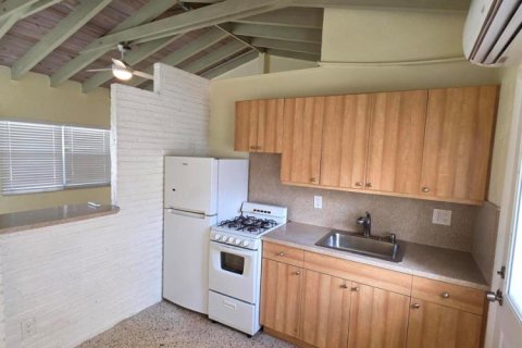 Immobilier commercial à louer à Deerfield Beach, Floride: 1 chambre, 51.1 m2 № 2384558 - photo 2
