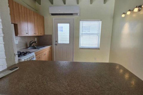 Immobilier commercial à louer à Deerfield Beach, Floride: 1 chambre, 51.1 m2 № 2384558 - photo 15