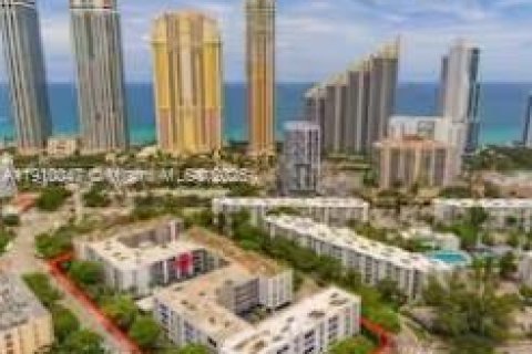 Condo in Sunny Isles Beach, Florida, 2 bedrooms  № 1965837 - photo 18