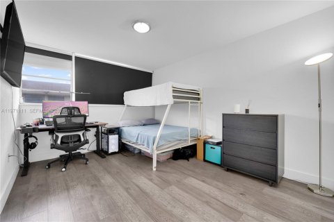 Condo in Miami, Florida, 2 bedrooms  № 2031997 - photo 21