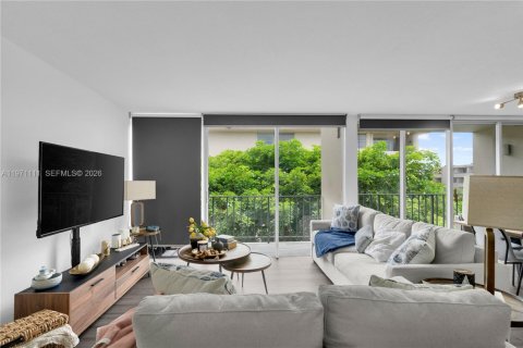 Condo in Miami, Florida, 2 bedrooms  № 2031997 - photo 10