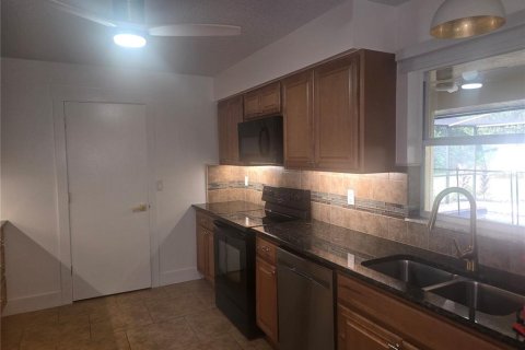 House in Brooksville, Florida 2 bedrooms, 127.09 sq.m. № 1899837 - photo 13