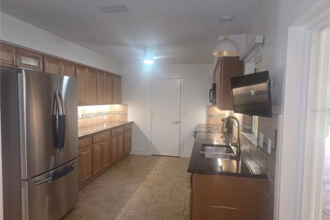 House in Brooksville, Florida 2 bedrooms, 127.09 sq.m. № 1899837 - photo 12