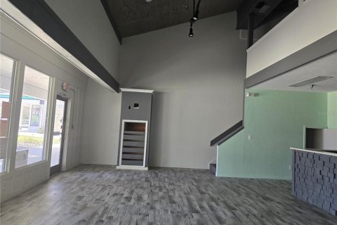 Propiedad comercial en alquiler en Gainesville, Florida, 143.26 m2 № 1829045 - foto 2