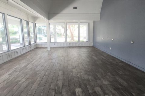 Propiedad comercial en alquiler en Gainesville, Florida, 143.26 m2 № 1829045 - foto 16