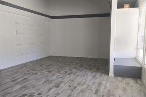 Propiedad comercial en alquiler en Gainesville, Florida, 143.26 m2 № 1829045 - foto 9