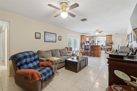 Villa ou maison à vendre à Altamonte Springs, Floride: 3 chambres, 181.72 m2 № 2308191 - photo 6