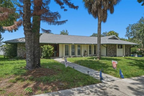 House in Altamonte Springs, Florida 3 bedrooms, 181.72 sq.m. № 2308191