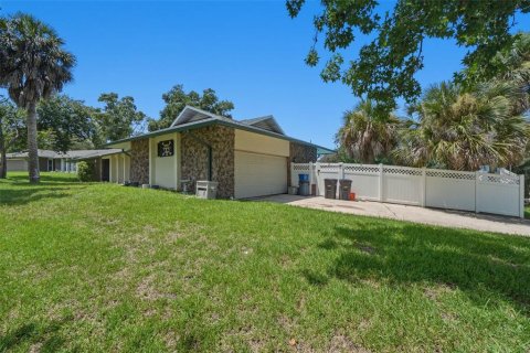 Villa ou maison à vendre à Altamonte Springs, Floride: 3 chambres, 181.72 m2 № 2308191 - photo 2
