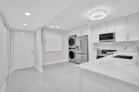 Condo in Delray Beach, Florida, 2 bedrooms  № 2186715 - photo 2
