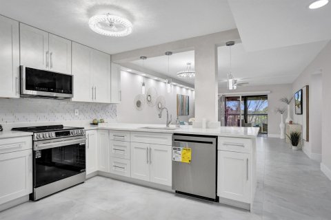 Condo in Delray Beach, Florida, 2 bedrooms  № 2186715 - photo 5