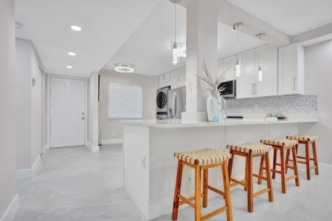 Condo in Delray Beach, Florida, 2 bedrooms  № 2186715 - photo 7