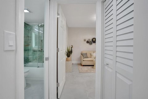 Condo in Delray Beach, Florida, 2 bedrooms  № 2186715 - photo 26