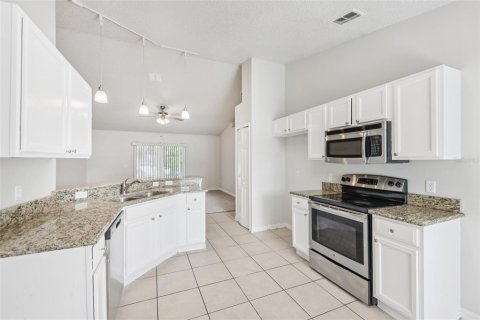 House in Deltona, Florida 3 bedrooms, 118.26 sq.m. № 1829070 - photo 9