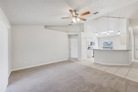 House in Deltona, Florida 3 bedrooms, 118.26 sq.m. № 1829070 - photo 4