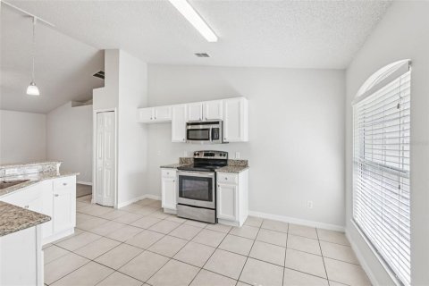House in Deltona, Florida 3 bedrooms, 118.26 sq.m. № 1829070 - photo 8