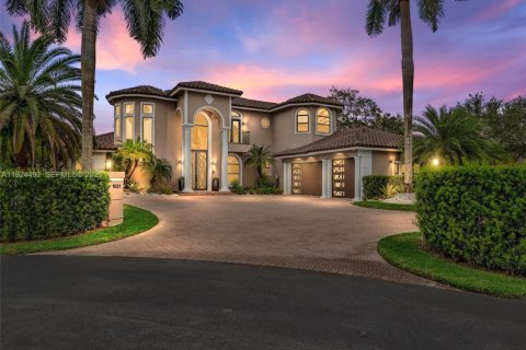 Casa en venta en Plantation, Florida, 6 dormitorios, 477.89 m2 № 1983063 - foto 2