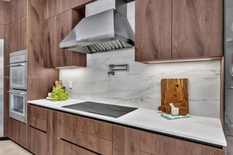 Casa en venta en Plantation, Florida, 6 dormitorios, 477.89 m2 № 1983063 - foto 24